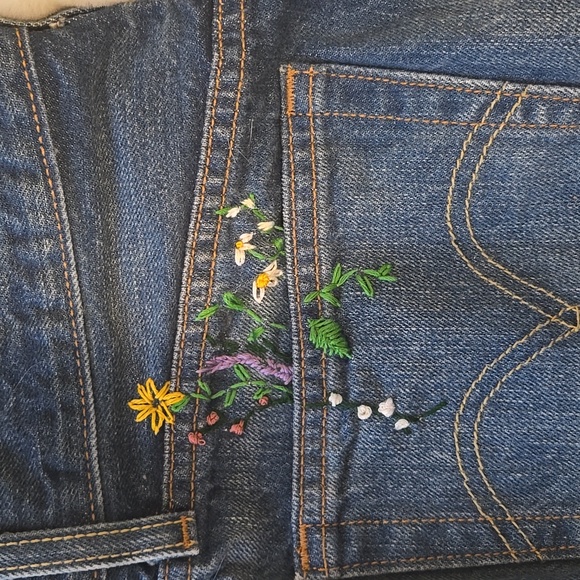 Floral Embroidered Levi 501 - Picture 3 of 3